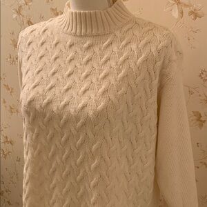 Classic Cream Cable Knit Sweater Medium